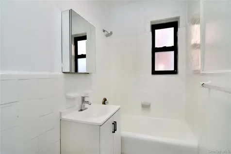 590 E 3rd Street Mount Vernon NY 10553
