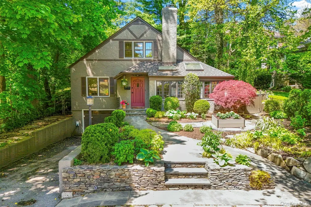 62 Myrtle Boulevard Larchmont NY 10538