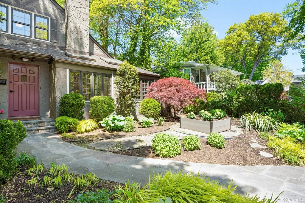 62 Myrtle Boulevard Larchmont NY 10538