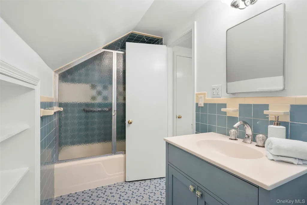 62 Myrtle Boulevard Larchmont NY 10538