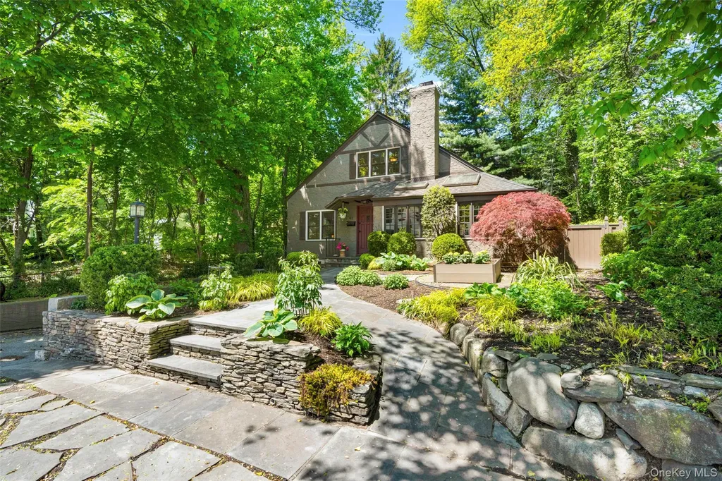 62 Myrtle Boulevard Larchmont NY 10538