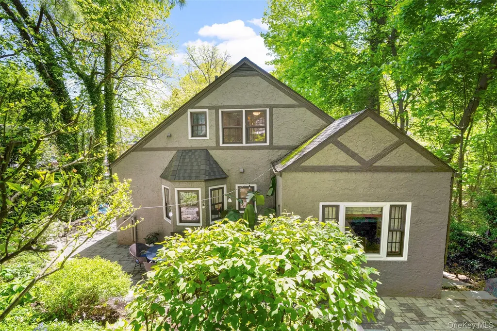 62 Myrtle Boulevard Larchmont NY 10538