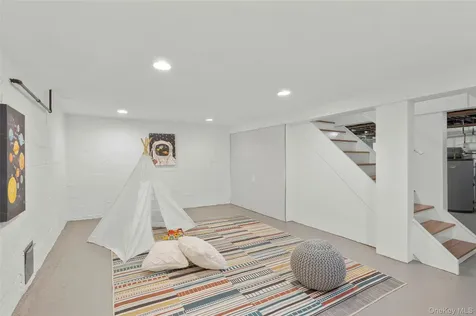62 Myrtle Boulevard Larchmont NY 10538