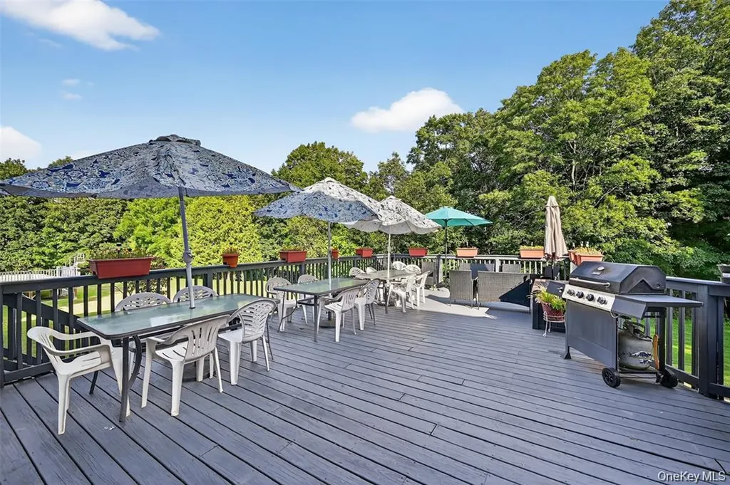 334 Greeves Road New Hampton NY 10958