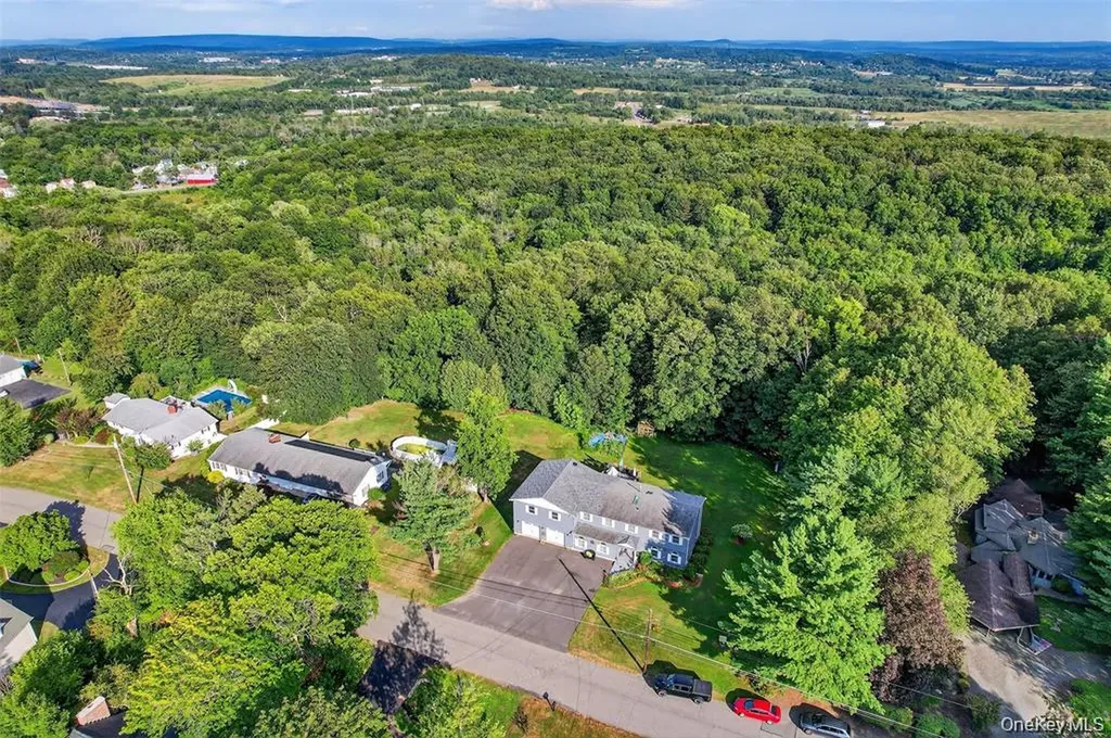 334 Greeves Road New Hampton NY 10958