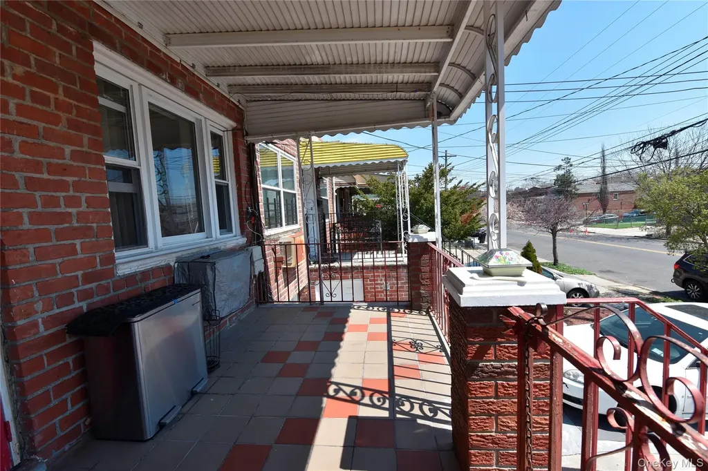 10107 Avenue L Brooklyn NY 11236