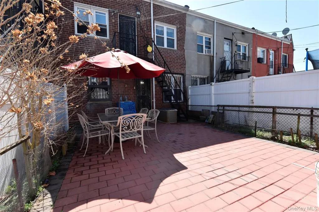 10107 Avenue L Brooklyn NY 11236
