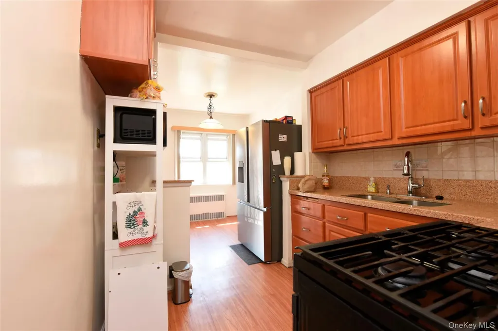 10107 Avenue L Brooklyn NY 11236