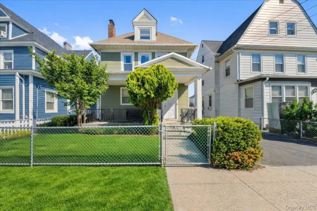 104 Waring Place Yonkers NY 10703