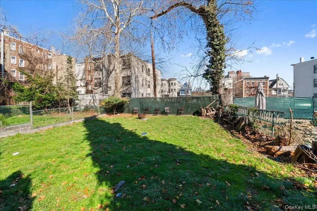 104 Waring Place Yonkers NY 10703