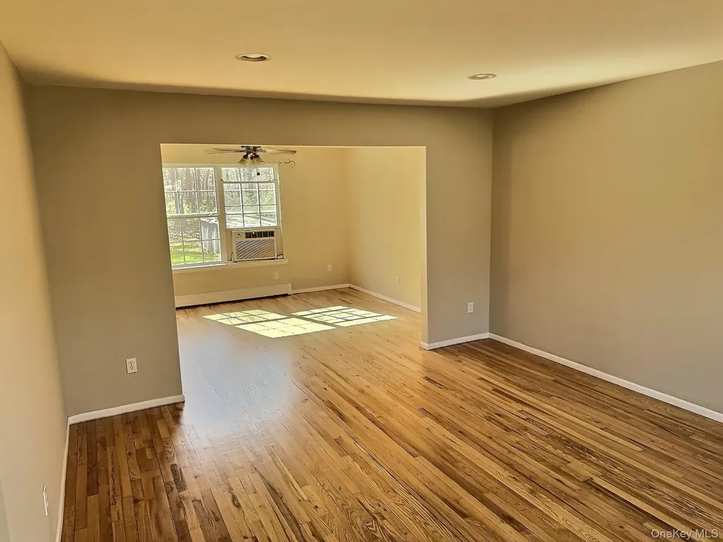 29 Terra Pines Gate Yaphank NY 11980