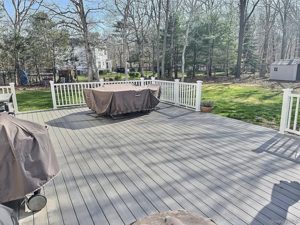 29 Terra Pines Gate Yaphank NY 11980