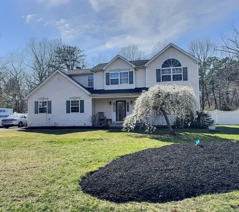 29 Terra Pines Gate Yaphank NY 11980