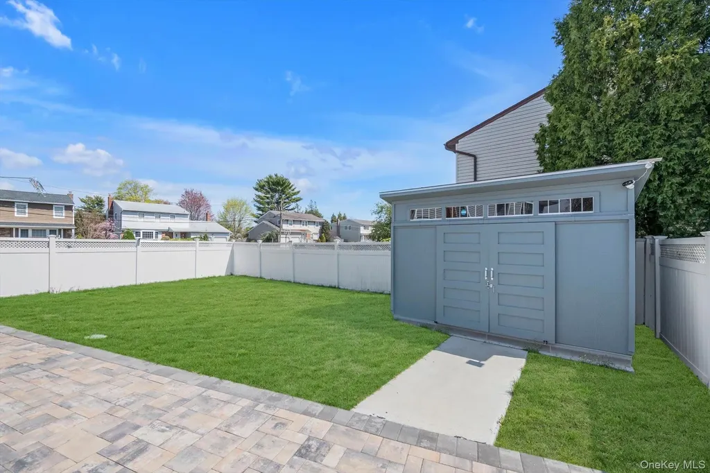 1 Sterling Court Plainview NY 11803