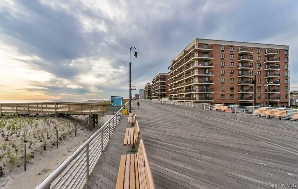 230 W Broadway Long Beach NY 11561