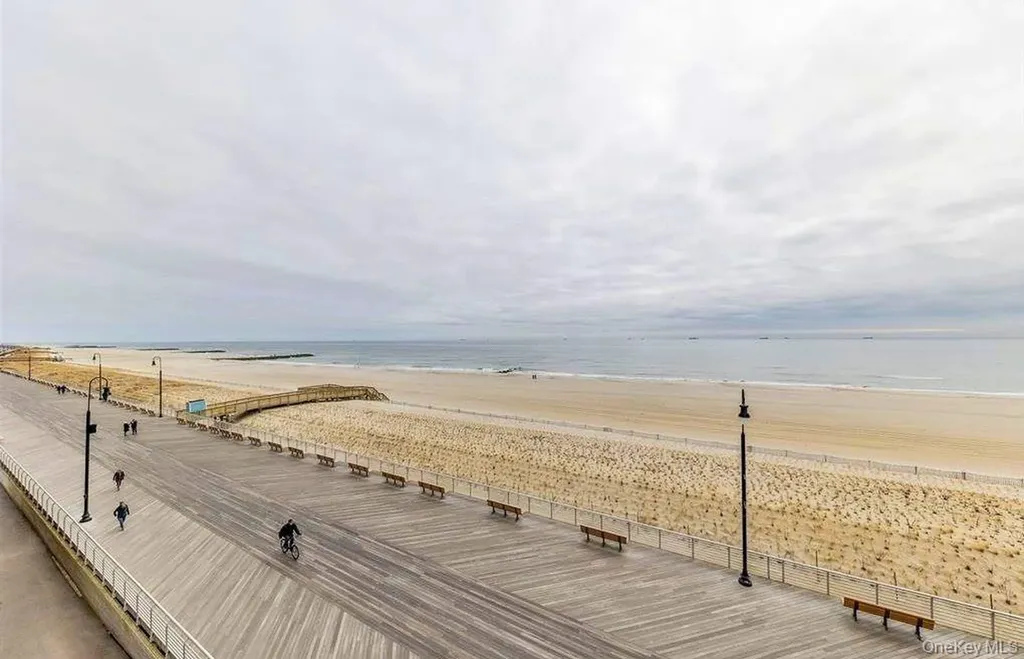 230 W Broadway Long Beach NY 11561