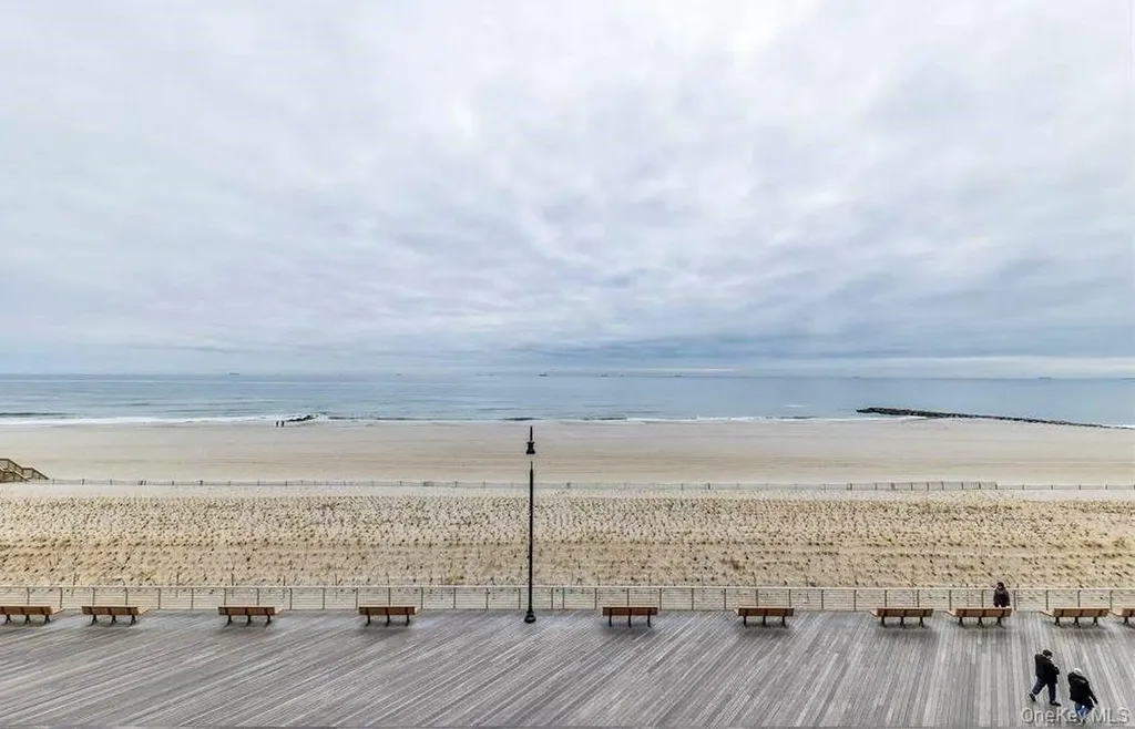 230 W Broadway Long Beach NY 11561
