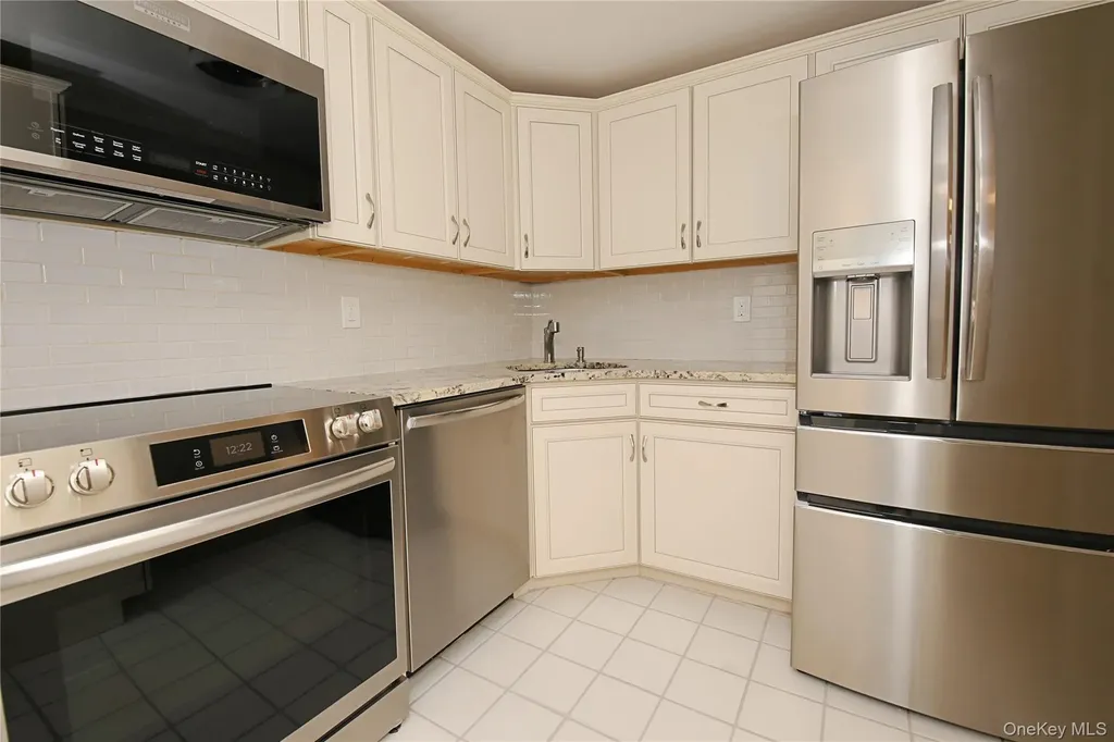 230 W Broadway Long Beach NY 11561