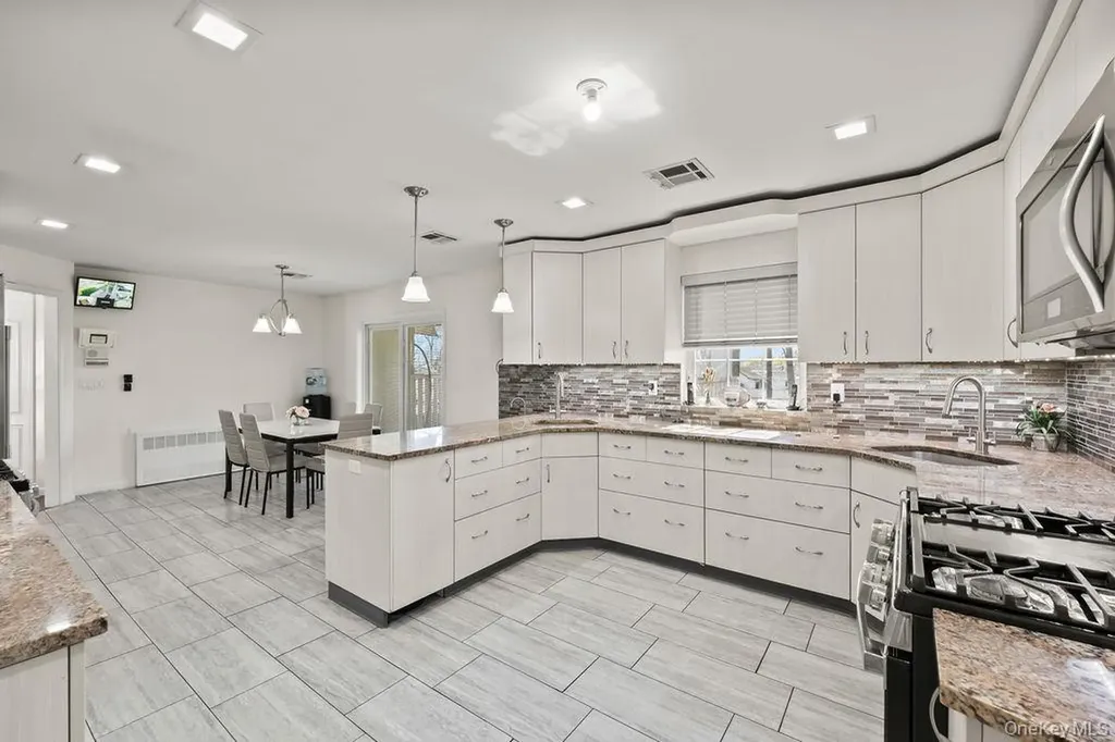 11 Wilsher Drive Monsey NY 10952