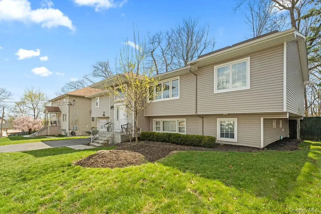 11 Wilsher Drive Monsey NY 10952
