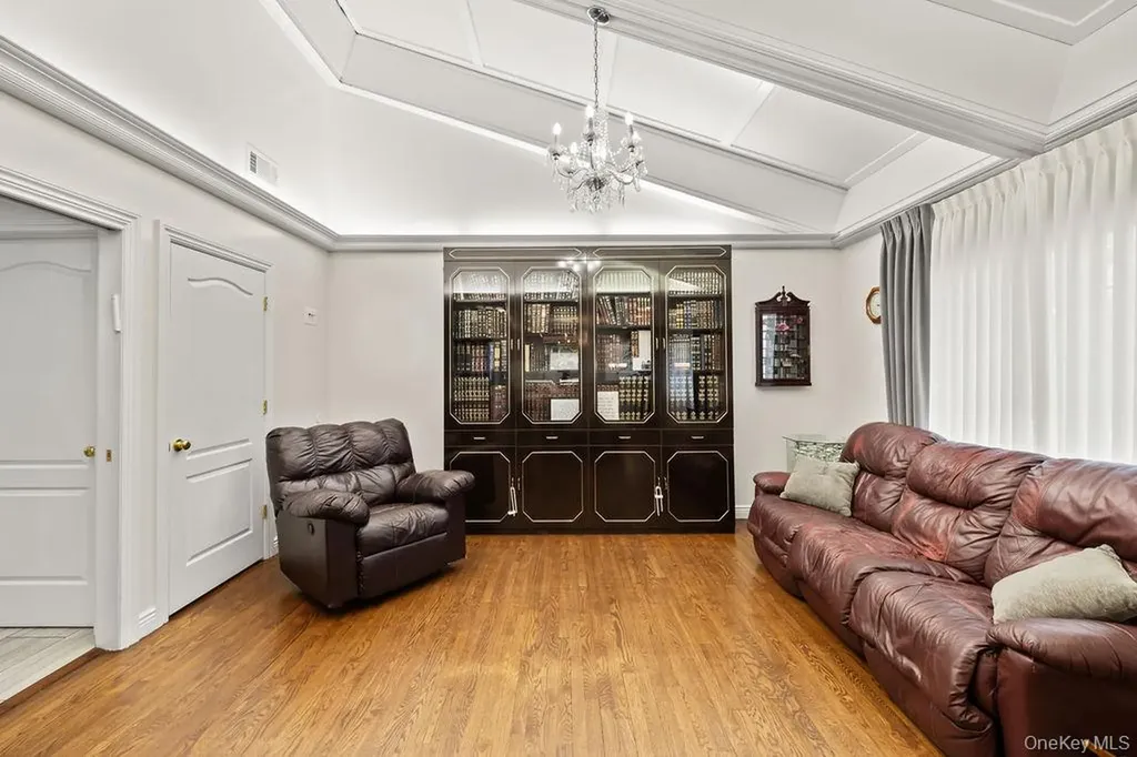 11 Wilsher Drive Monsey NY 10952