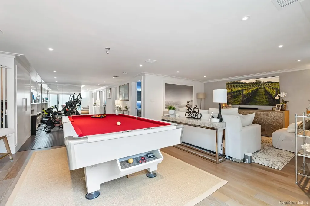 54 Glade Road East Hampton NY 11937