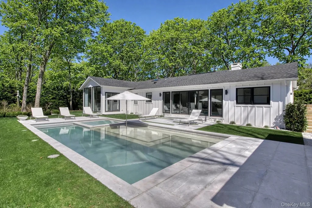 54 Glade Road East Hampton NY 11937