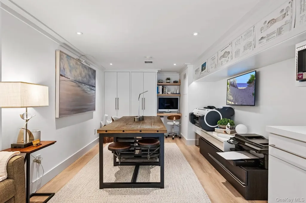 54 Glade Road East Hampton NY 11937