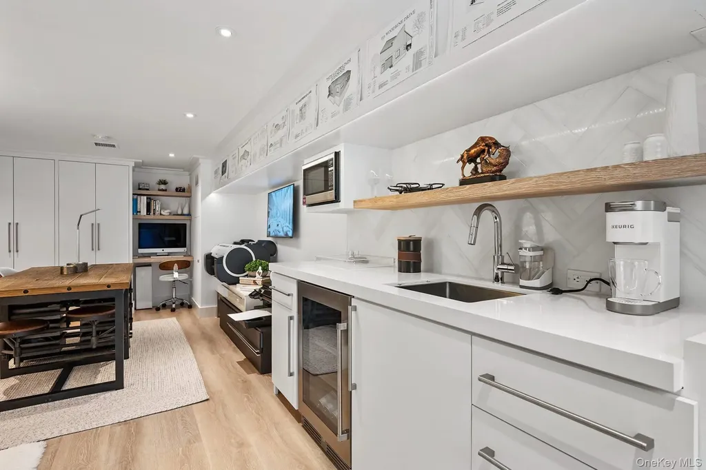 54 Glade Road East Hampton NY 11937