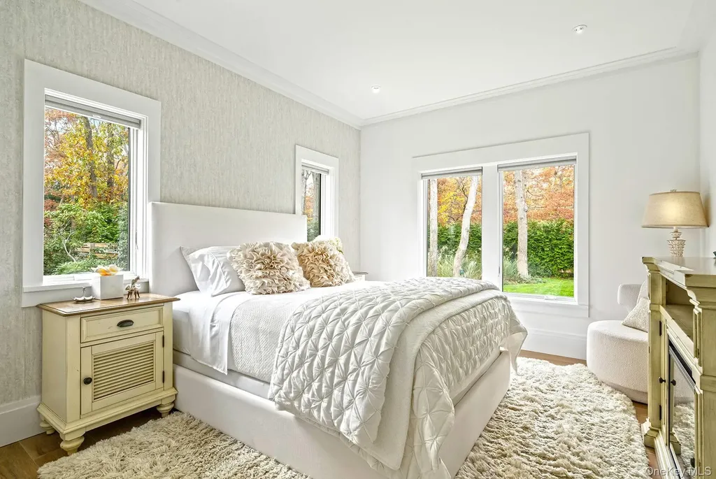 54 Glade Road East Hampton NY 11937