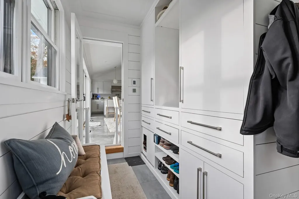 54 Glade Road East Hampton NY 11937