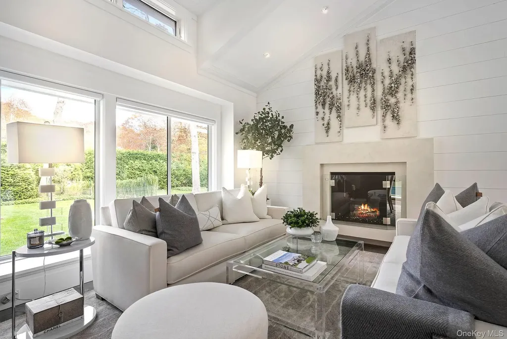 54 Glade Road East Hampton NY 11937