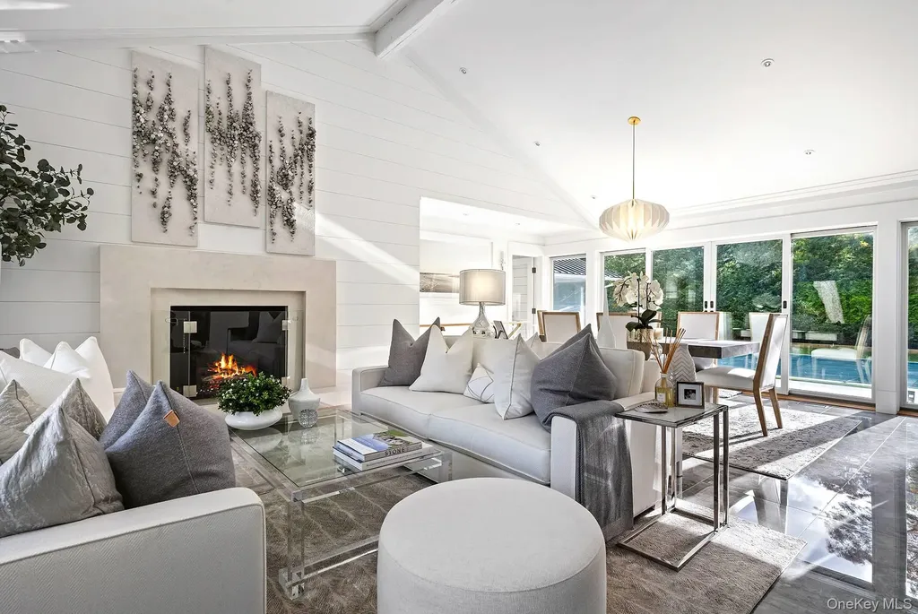54 Glade Road East Hampton NY 11937