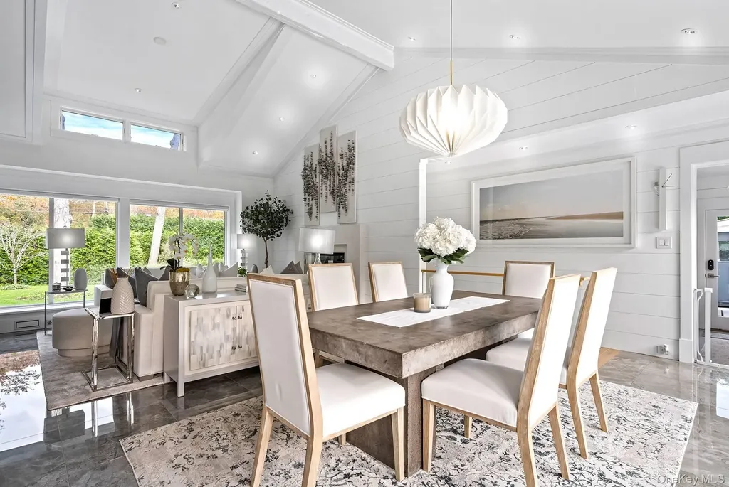 54 Glade Road East Hampton NY 11937