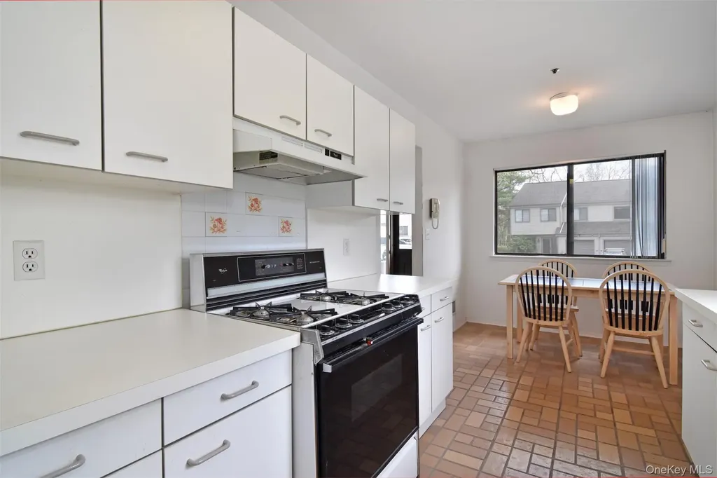 1501 Hunters Run Dobbs Ferry NY 10522