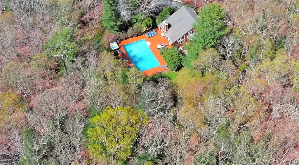 27 Ely Brook Road East Hampton NY 11937
