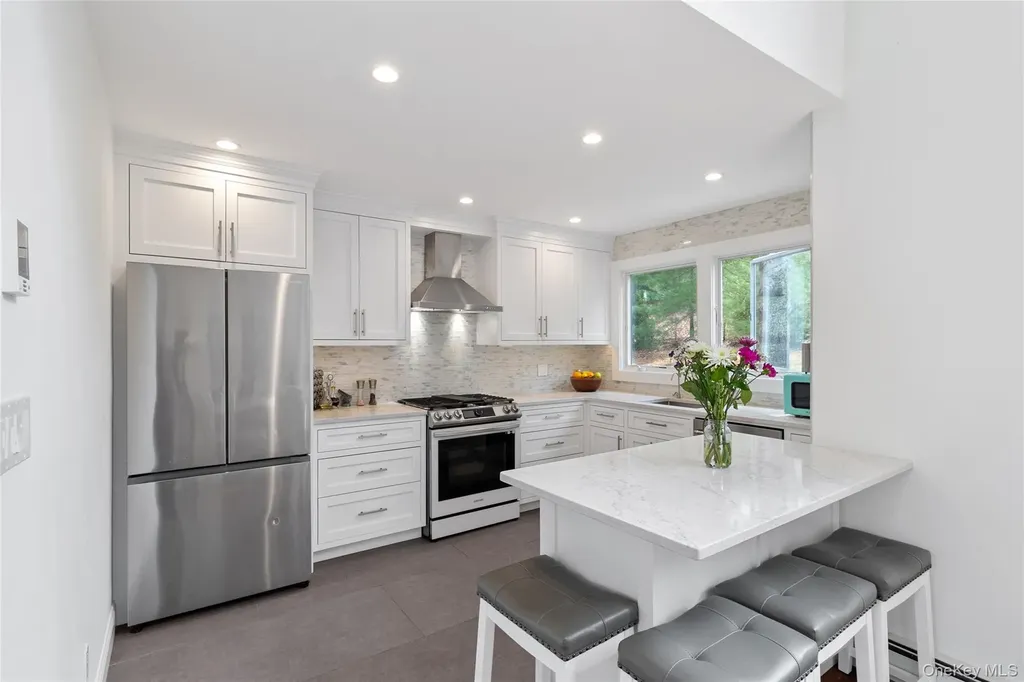 27 Ely Brook Road East Hampton NY 11937