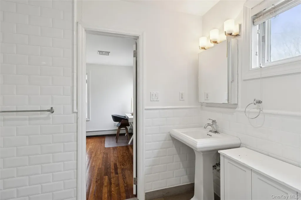 27 Ely Brook Road East Hampton NY 11937