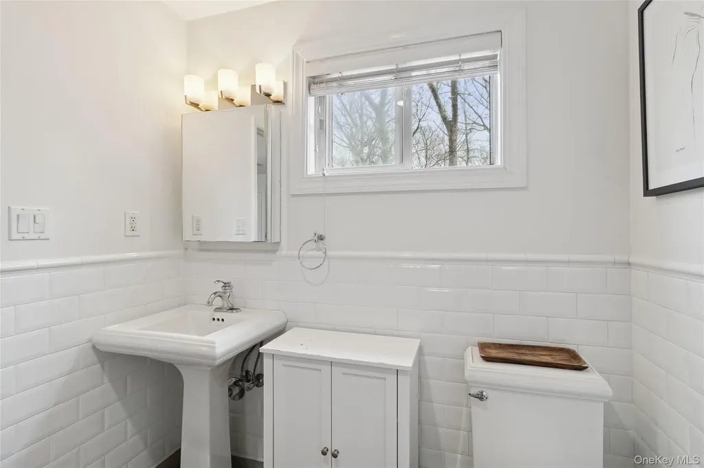 27 Ely Brook Road East Hampton NY 11937