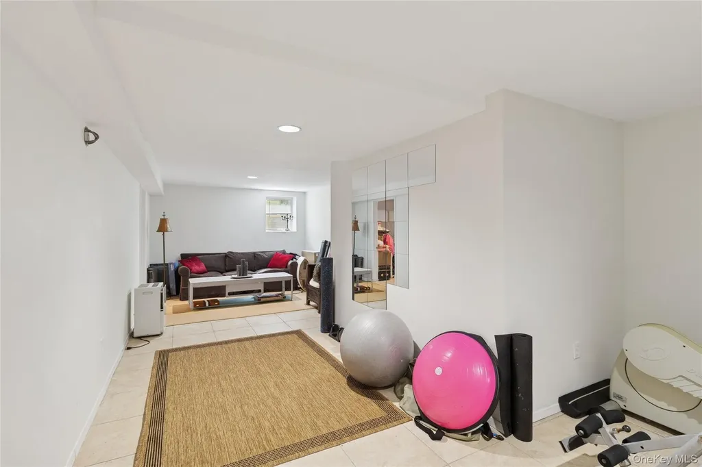 27 Ely Brook Road East Hampton NY 11937