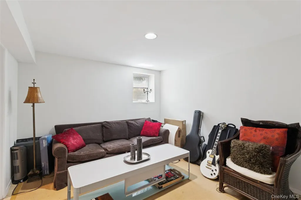 27 Ely Brook Road East Hampton NY 11937