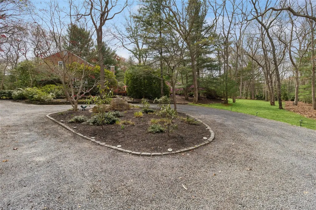 27 Ely Brook Road East Hampton NY 11937