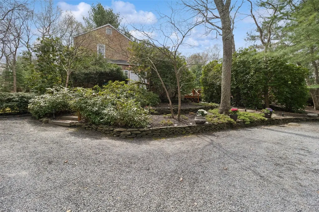 27 Ely Brook Road East Hampton NY 11937