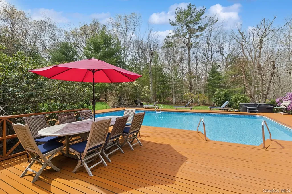 27 Ely Brook Road East Hampton NY 11937
