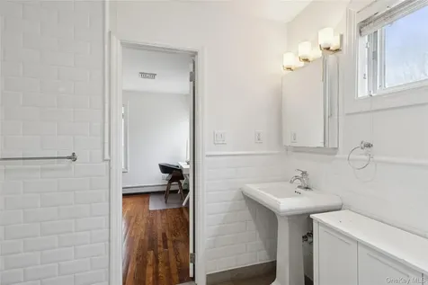 27 Ely Brook Road East Hampton NY 11937