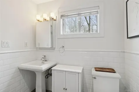 27 Ely Brook Road East Hampton NY 11937