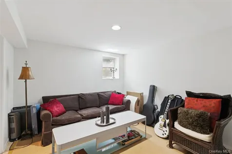 27 Ely Brook Road East Hampton NY 11937
