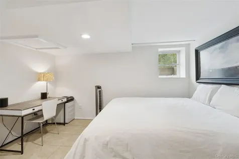 27 Ely Brook Road East Hampton NY 11937