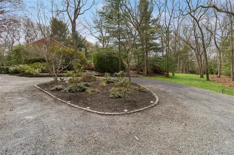 27 Ely Brook Road East Hampton NY 11937