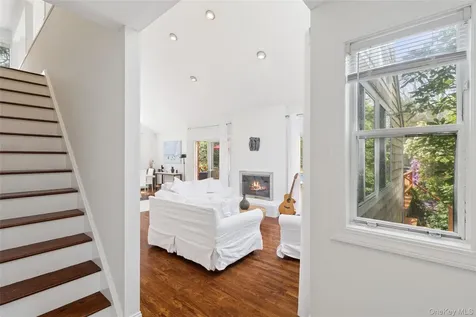 27 Ely Brook Road East Hampton NY 11937